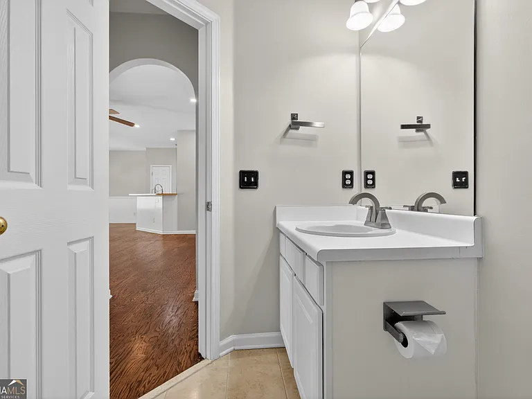 28 Stonehenge Ct — Photo 27