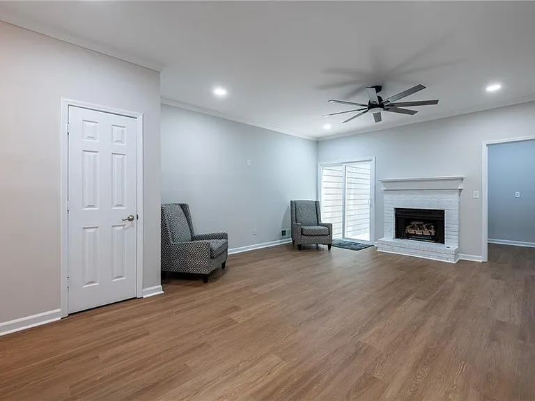 3994 Elm St — Photo 7