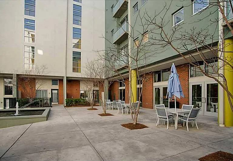 Ponce Springs Courtyard