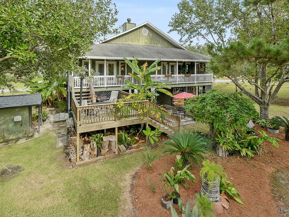 1st image of 221 Fernwood Dr