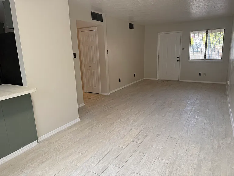 1013 Dickerson Dr SE #B — Photo 5