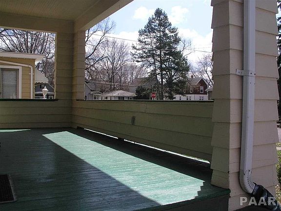 4th image of 2209 W Melrose Pl