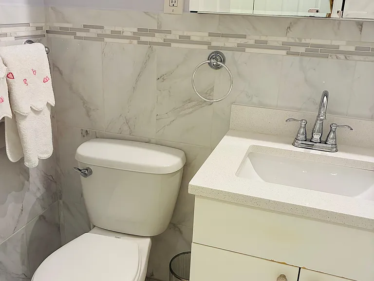 41 W 69th St #1 — Photo 10