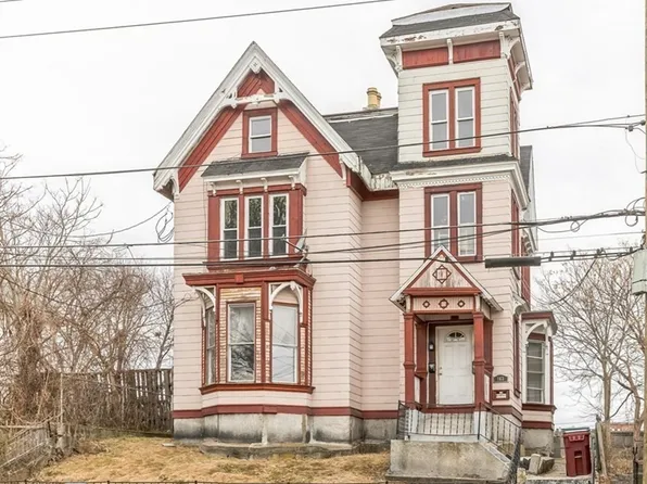 163 Summer St, Lowell, MA 01852