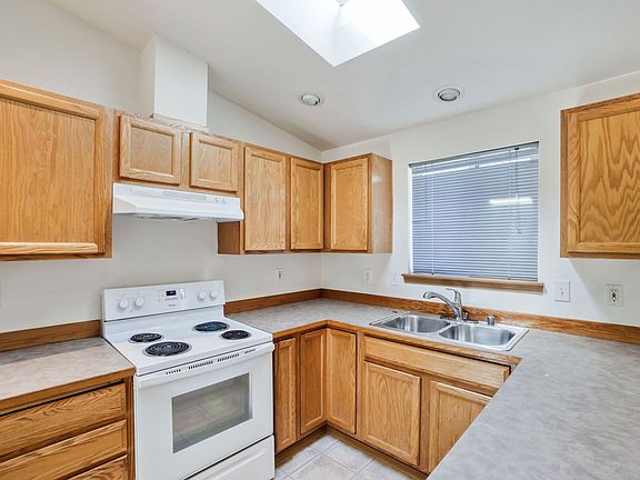 5th image of 3025 72nd Ave NE