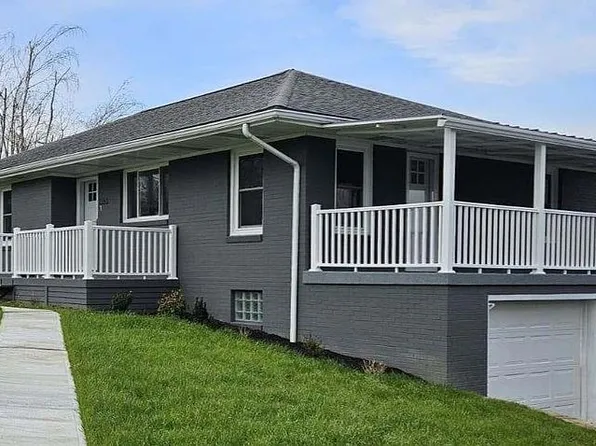 1143 Lakeview Dr, Latrobe, PA 15650