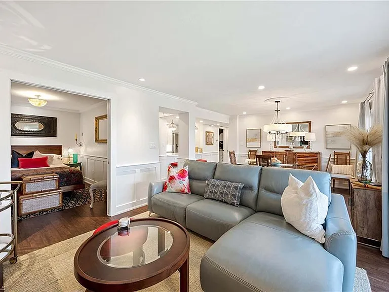 555 Park Shore Dr #B-408 — Photo 9