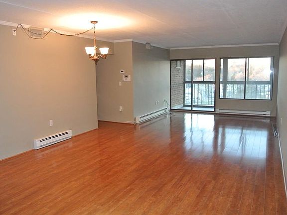 2nd image of 49 Melrose St APT 7H
