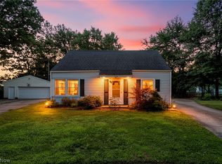 2139 Suncrest Cir, Cuyahoga Falls, OH 44221