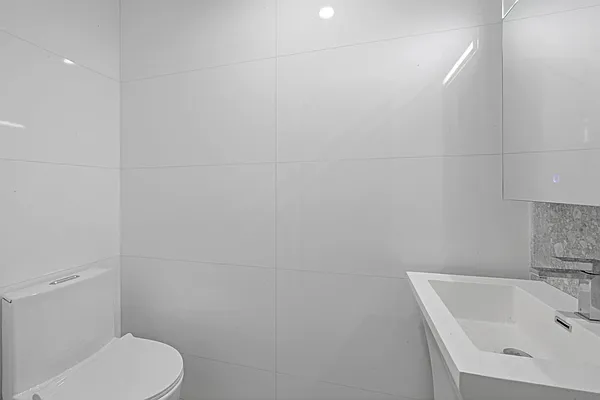 Rented by SpaceReqs LLC | media 26