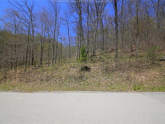 2nd image of 10 Woodward Ct