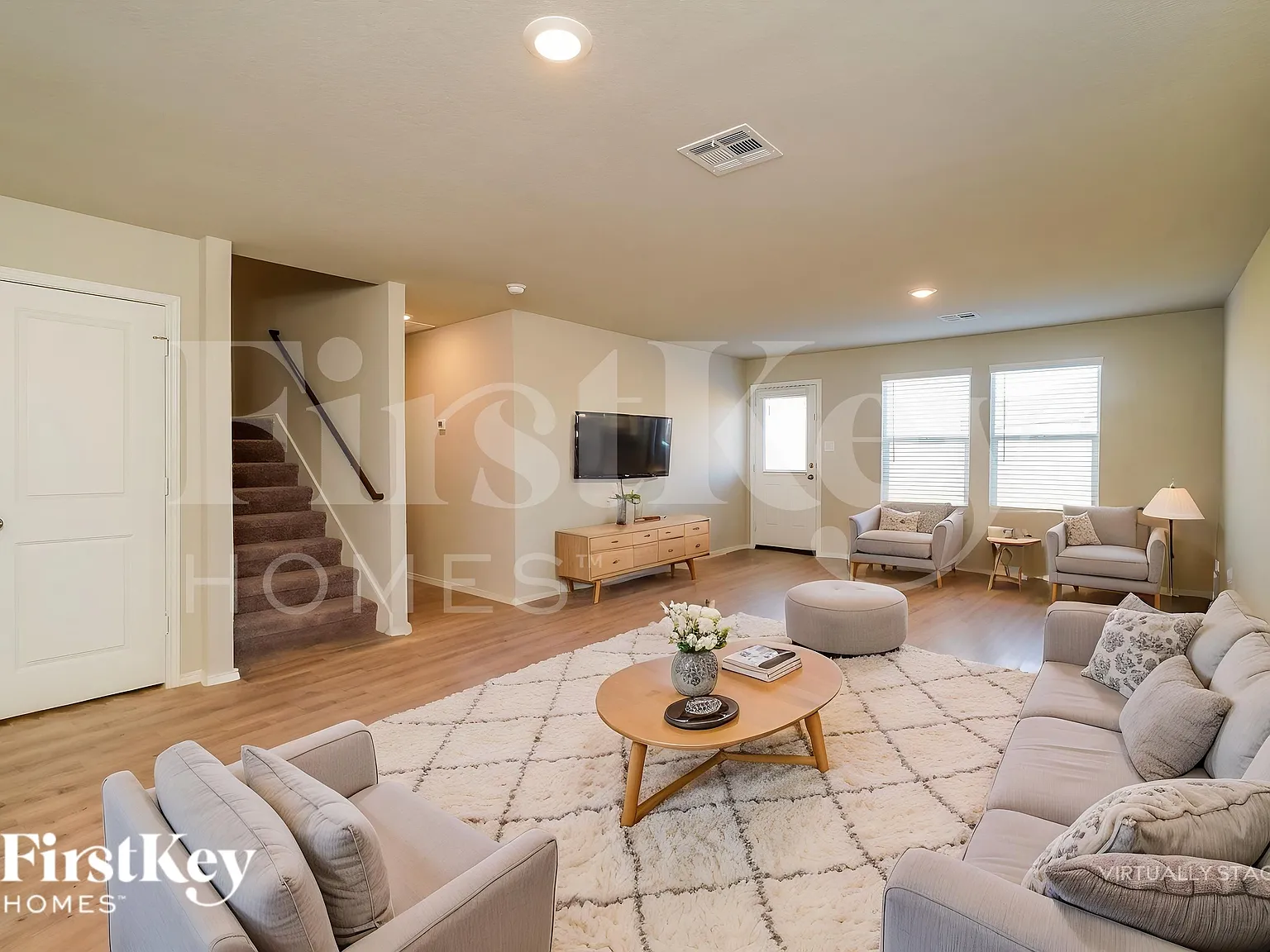 4 bed, 2.5 bath, 1874 sqft, $1,685 — Photo 4