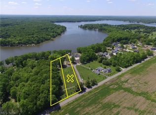 SE River Rd, Lake Milton, OH 44429
