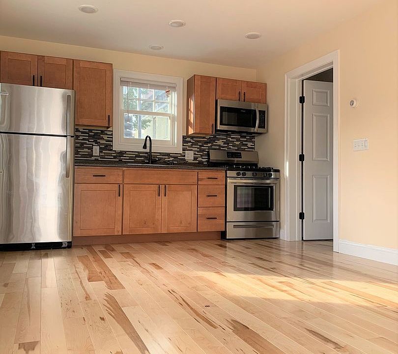 2nd image of 74-76 North St #74A