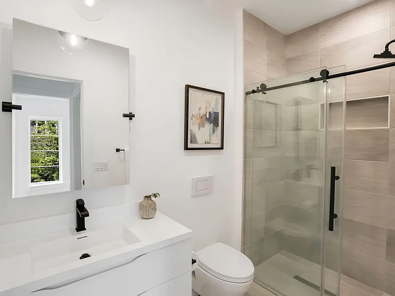 2566 University Pl NW #202 — Photo 7