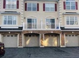 185 Blue Heron Dr #185, Secaucus, NJ 07094