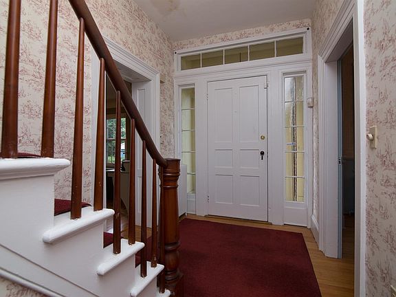 3rd image of 51 Willowbrook Ave