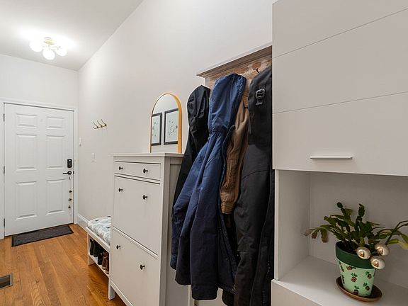 5th image of 6-8 Oakland St #1