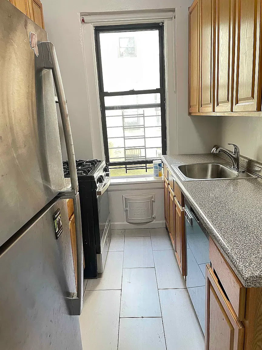 150 Street James's Place — Photo 3