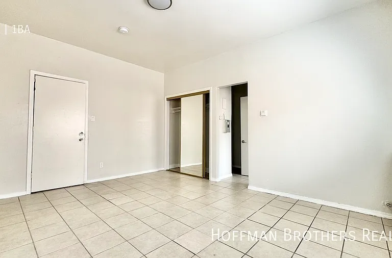 5606 S Figueroa St #3 — Photo 8