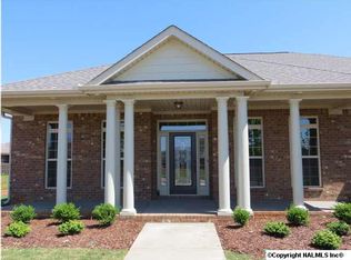 31 Wax Ln, Huntsville, AL 35824