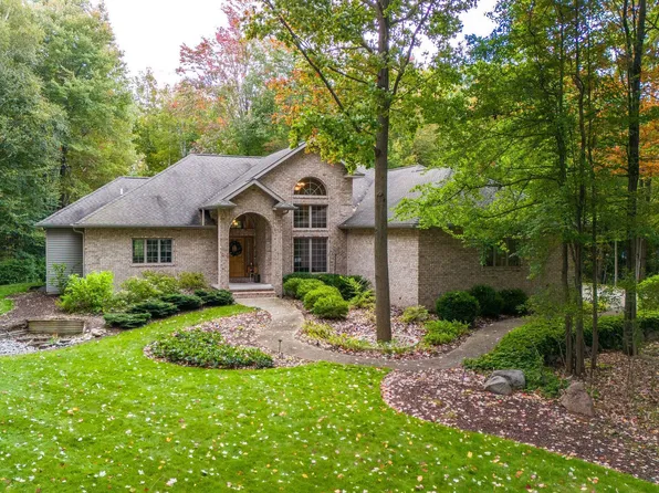2628 Brownwood Trl, Midland, MI 48642