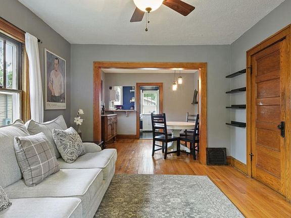 4th image of 4224 27th Ave S