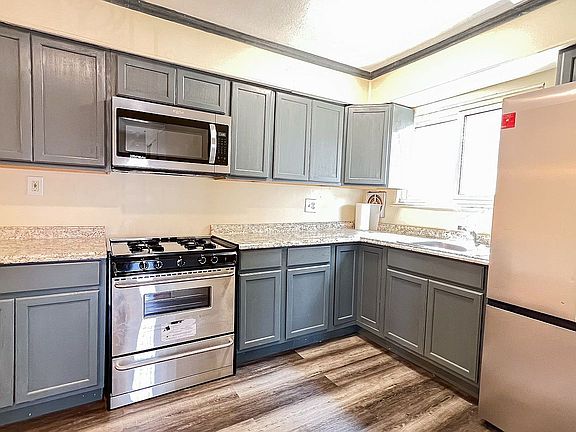 4th image of 108-24 Fern Pl #1