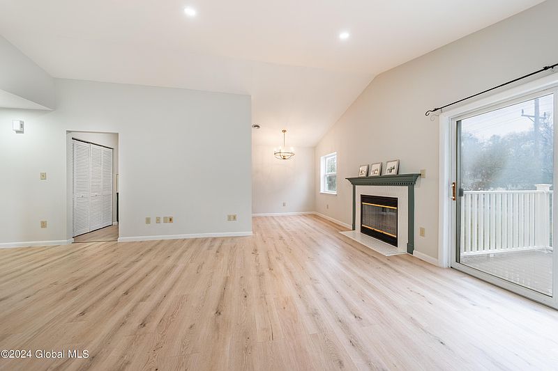 4th image of 1203 Cambridge Manor Drive