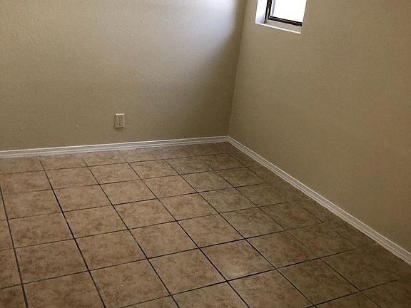 3rd image of 7526 Windsor Oaks