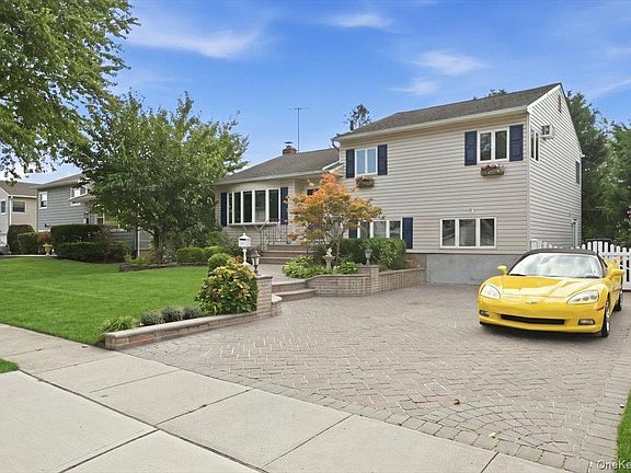 2nd image of 3988 Demont Road