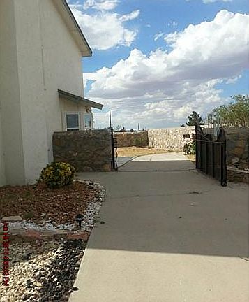 2nd image of 12469 Robert David Dr