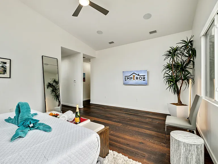 9100 San Martin Blvd NE — Photo 37