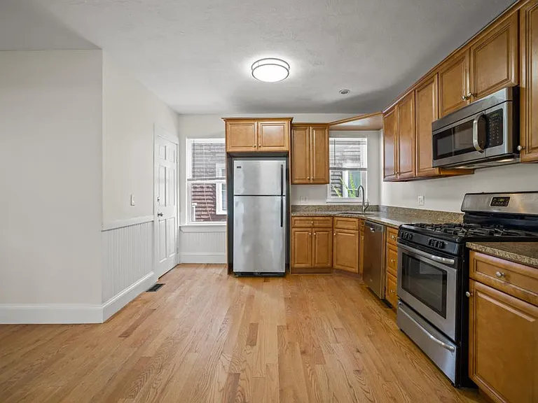 20 Sudan St #3 — Photo 14