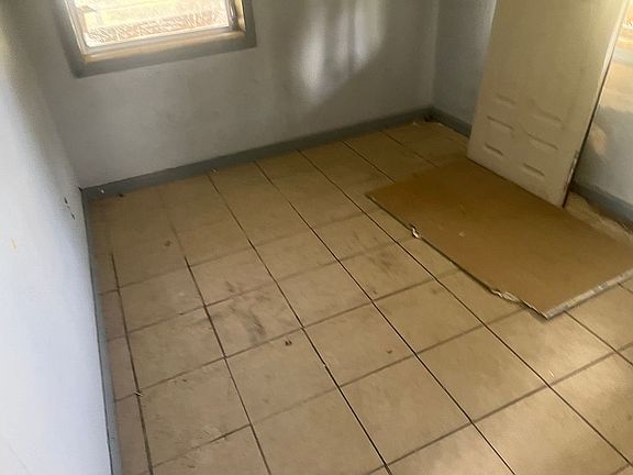 2nd image of 1205 Leone Ave