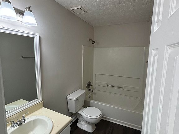 5th image of 426 Bainbridge Dr