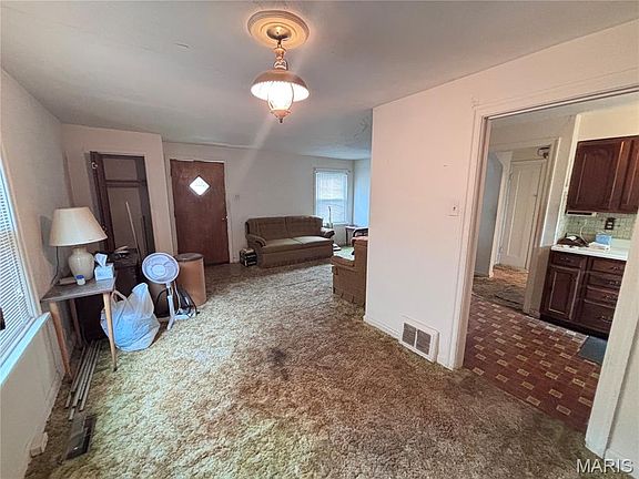 5th image of 1018 Ferndale Ave