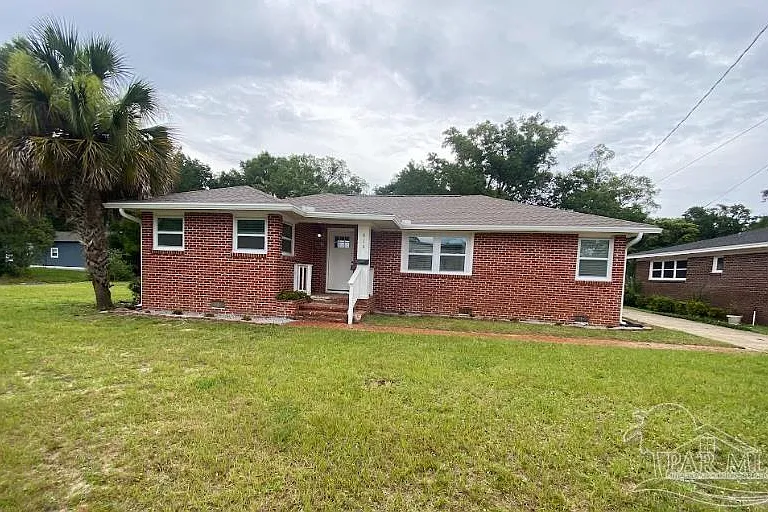 814 W Gonzalez St — Photo 4