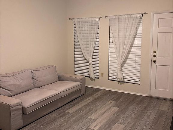 3rd image of 2801 Rio Grande St APT 208