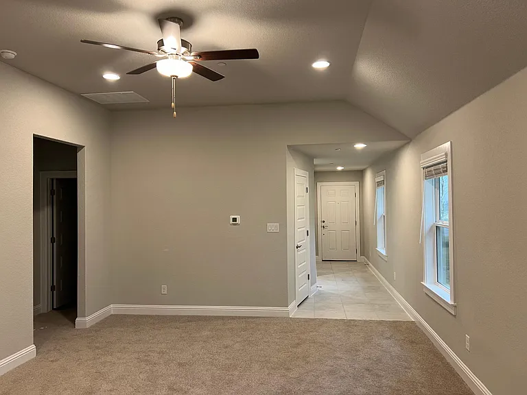 2605 Sam Bass Rd #32 — Photo 9