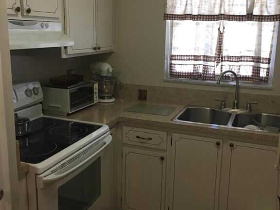 4th image of 410 W Palm St #23