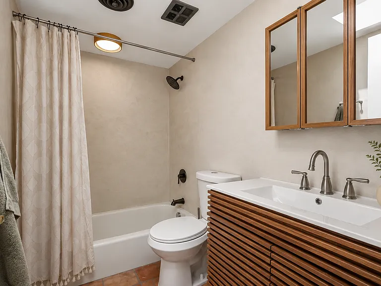 2nd Bathroom
