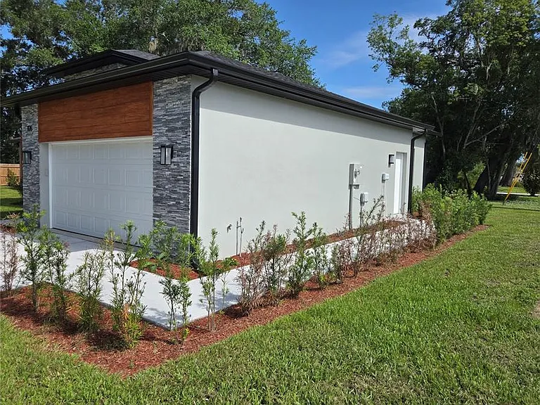 106 Lake Dr — Photo 21