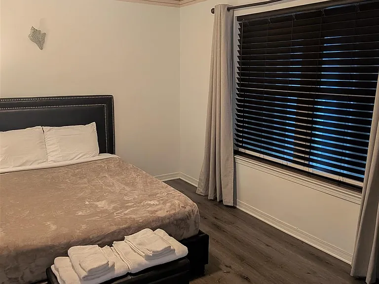 4009 Shorewood Dr — Photo 23