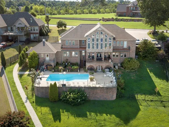 1424 Skypark Rd, Florence, AL 35634