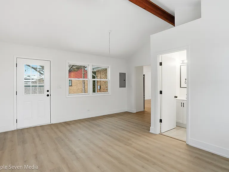 6135 Birmingham St — Photo 18