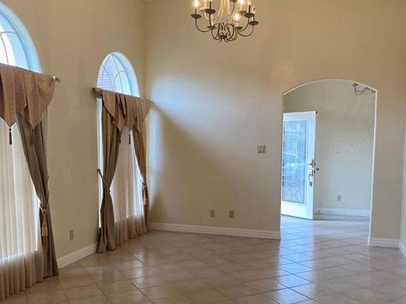 2nd image of 3502 Chablis Dr