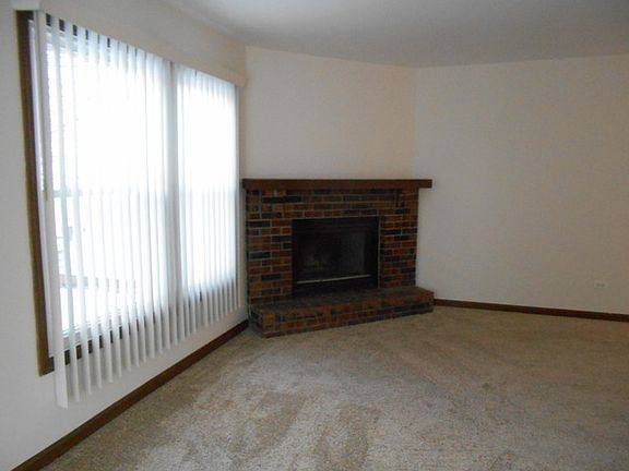 3rd image of 413 Kensington Ct #413
