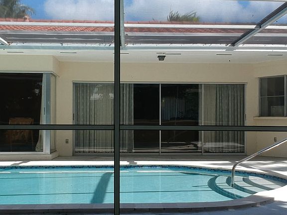 2nd image of 19 Bay Heights Dr
