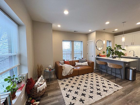 4th image of 3603 W Ainslie St #3N